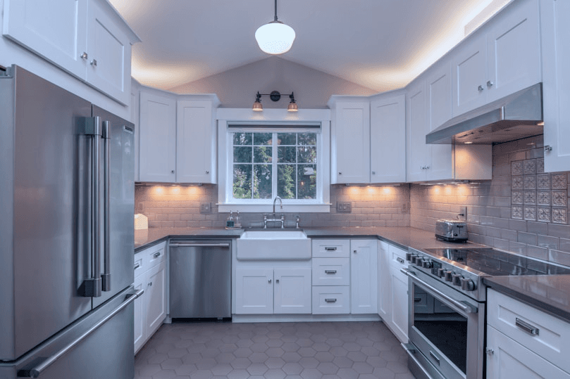 Agent presenting a property to clients